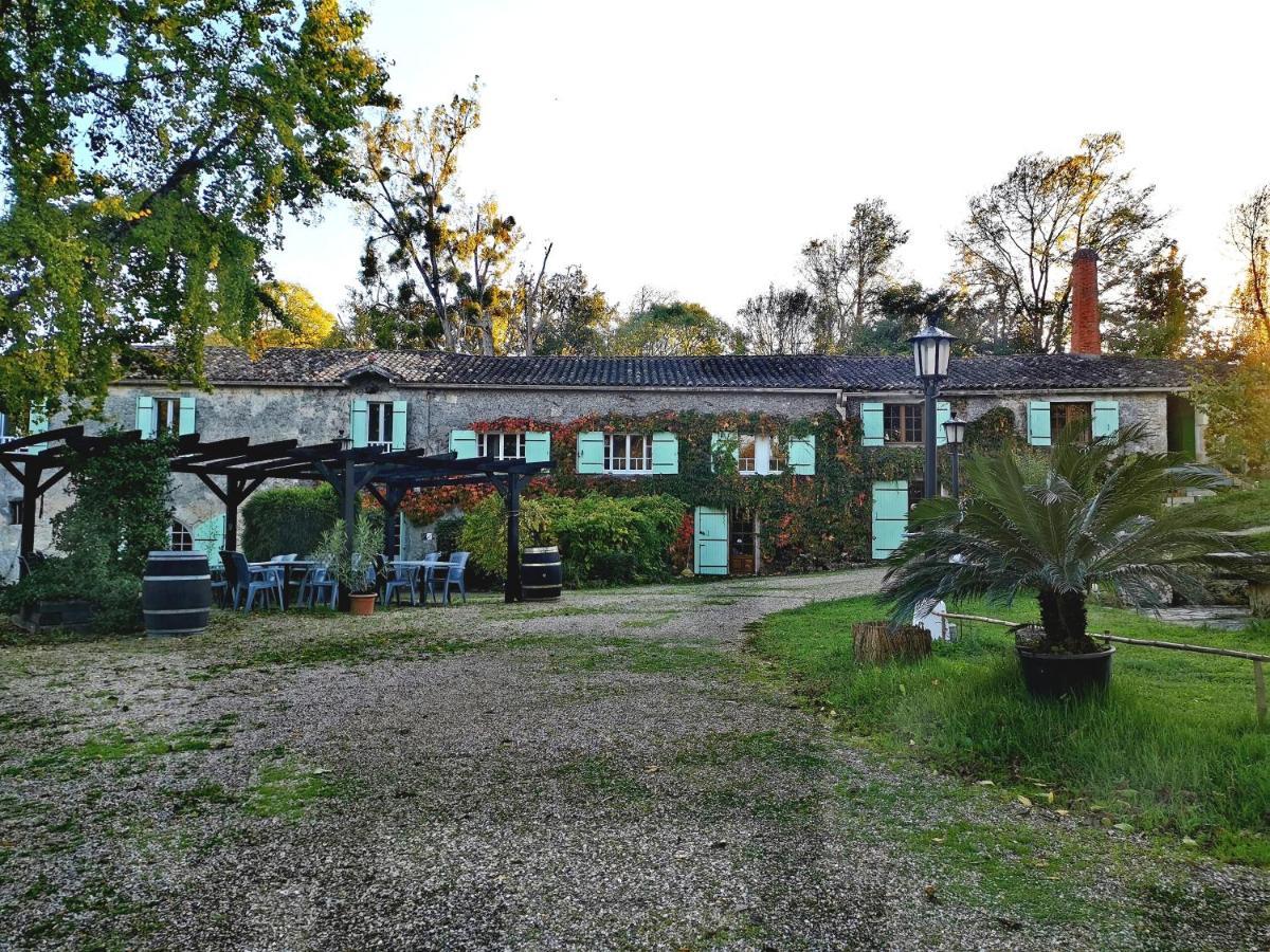 Moulin De Monpoisson Bed & Breakfast Le Puy Exterior photo