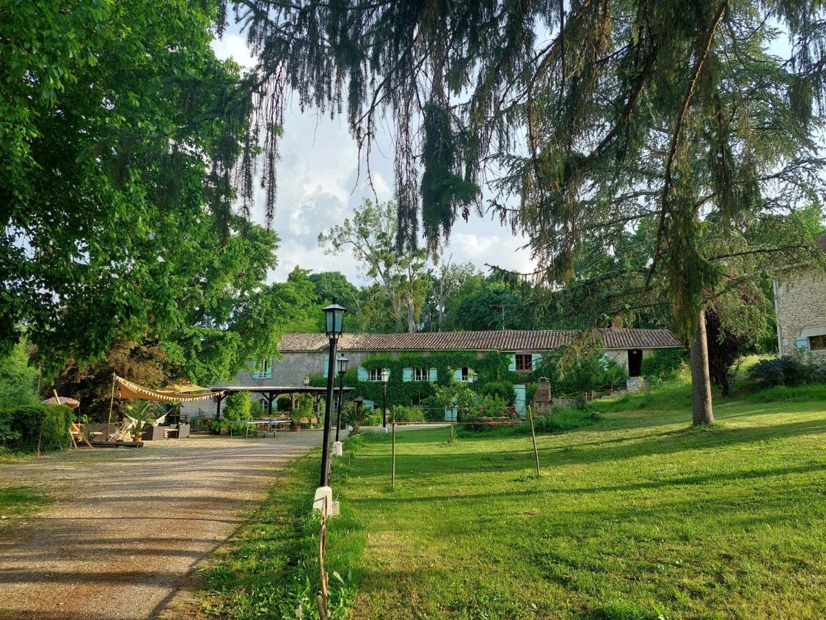 Moulin De Monpoisson Bed & Breakfast Le Puy Exterior photo