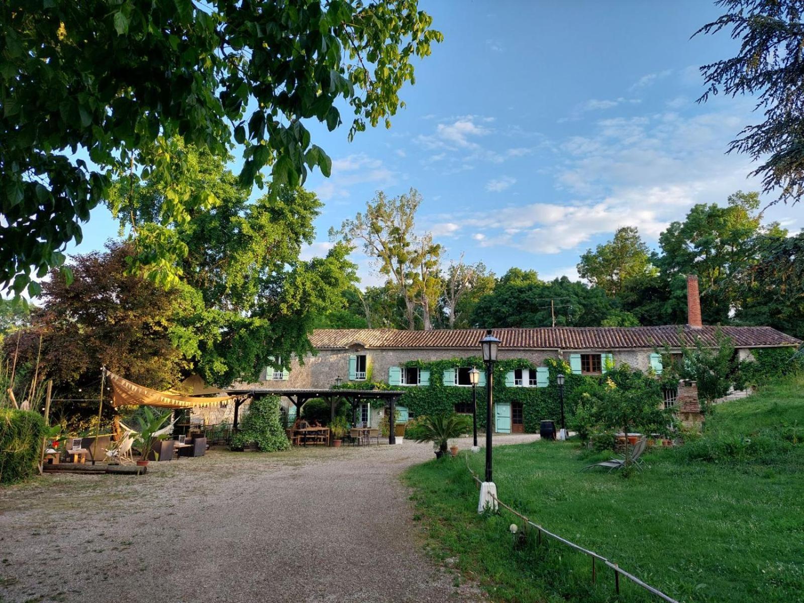Moulin De Monpoisson Bed & Breakfast Le Puy Exterior photo